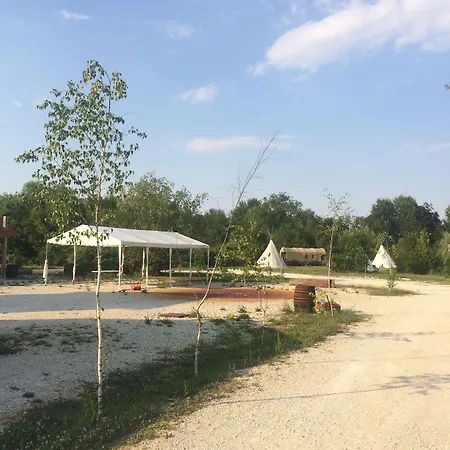 Üdülőpark Western
